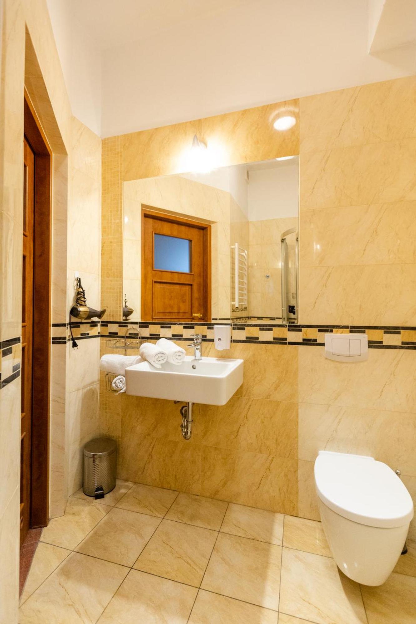 Od Kuchni - Apartamenty Люблін Екстер'єр фото
